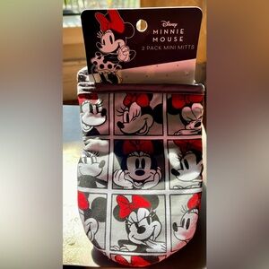 Disney Minnie Mouse 2pk Mini Oven Mitts.